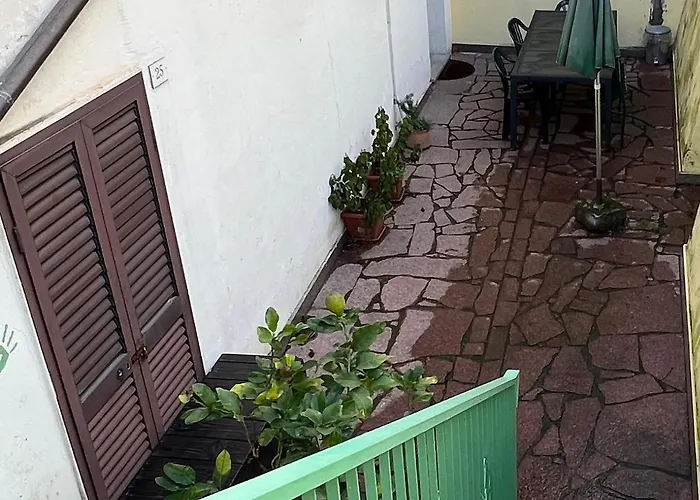 Mari & Monti Appartement *